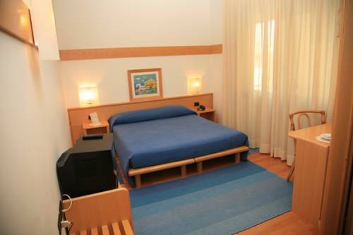 Imagen de la habitación del Hotel Albergo Benito. Foto 8