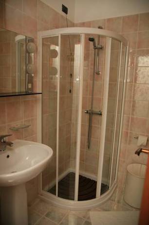 Imagen de la habitación del Hotel Albergo Benito. Foto 9