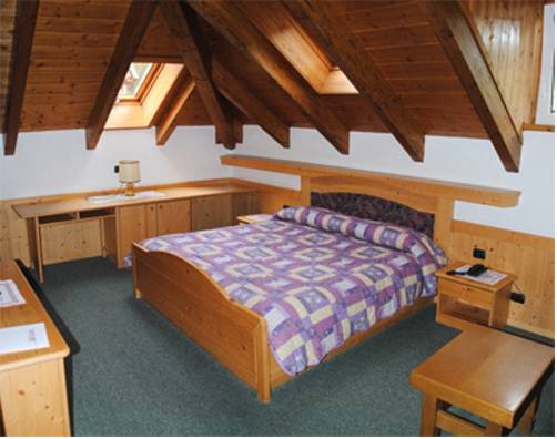 Imagen de la habitación del Hotel Albergo Bernard. Foto 1