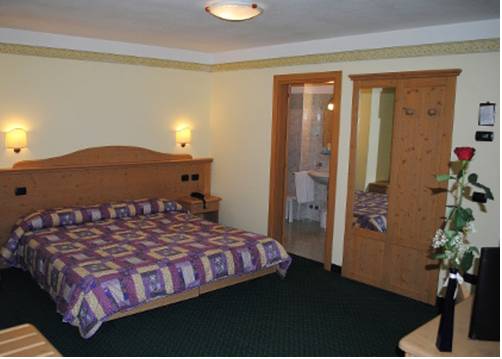 Imagen de la habitación del Hotel Albergo Bernard. Foto 4
