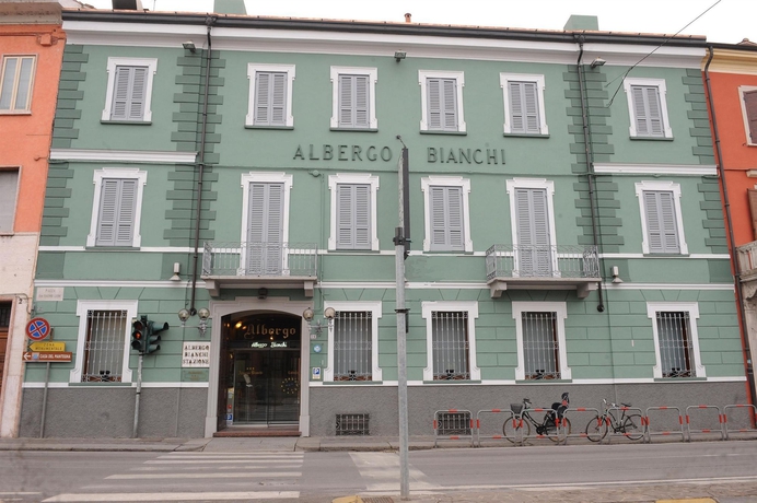 Imagen de los exteriores del Hotel Albergo Bianchi Stazione. Foto 10
