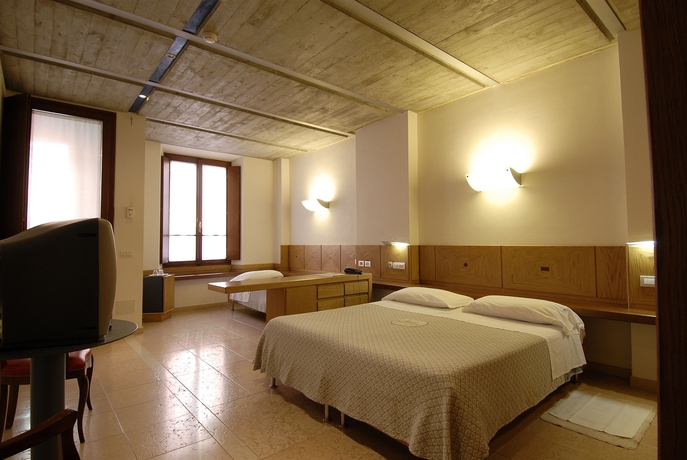 Imagen de la habitación del Hotel Albergo Bianchi Stazione. Foto 6