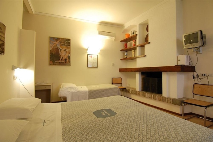 Imagen de la habitación del Hotel Albergo Bianchi Stazione. Foto 9