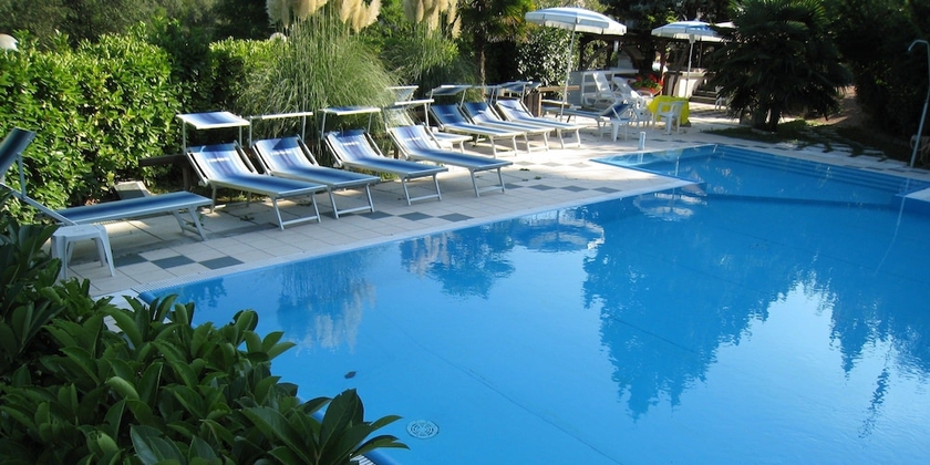 Imagen de la piscina del Hotel Albergo Boomerang. Foto 19