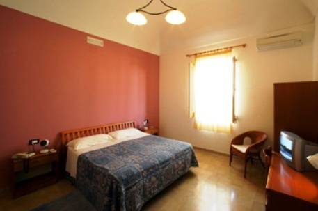 Imagen de la habitación del Hotel Albergo Bouganville. Foto 2