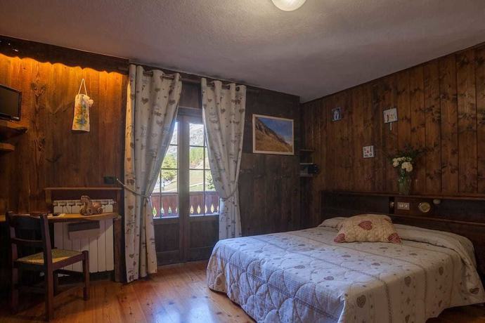 Imagen de la habitación del Hotel Albergo Boule de Neige. Foto 6