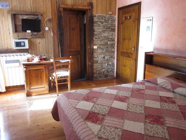 Imagen de la habitación del Hotel Albergo Boule de Neige. Foto 13