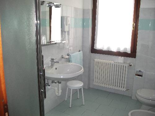 Imagen de la habitación del Hotel Albergo Breglia. Foto 15