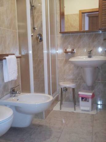 Imagen de la habitación del Hotel Albergo Bucaneve, Malosco. Foto 6