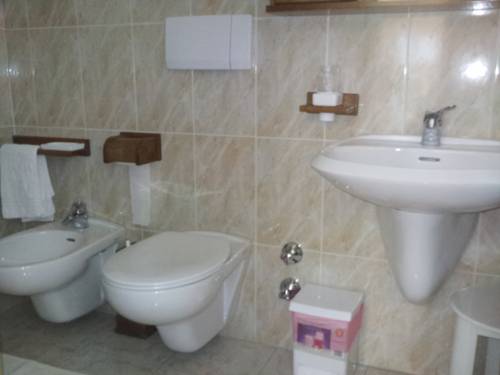 Imagen de la habitación del Hotel Albergo Bucaneve, Malosco. Foto 7