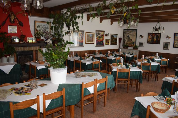 Imagen del bar/restaurante del Hotel Albergo Canella. Foto 6
