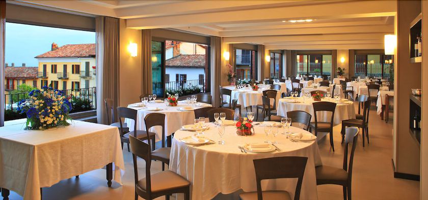 Imagen del bar/restaurante del Hotel Albergo Cannon D\'Oro. Foto 8