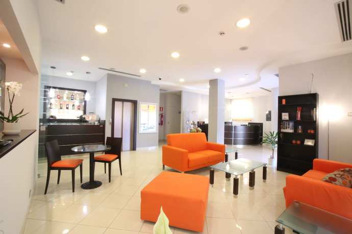 Imagen de los interiores del Hotel Albergo Cantiani. Foto 16