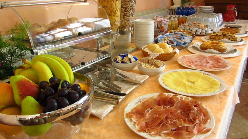 Imagen del bar/restaurante del Hotel Albergo Cappello E Cadore. Foto 6