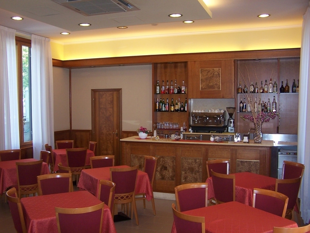 Imagen del bar/restaurante del Hotel Albergo Carancini. Foto 3