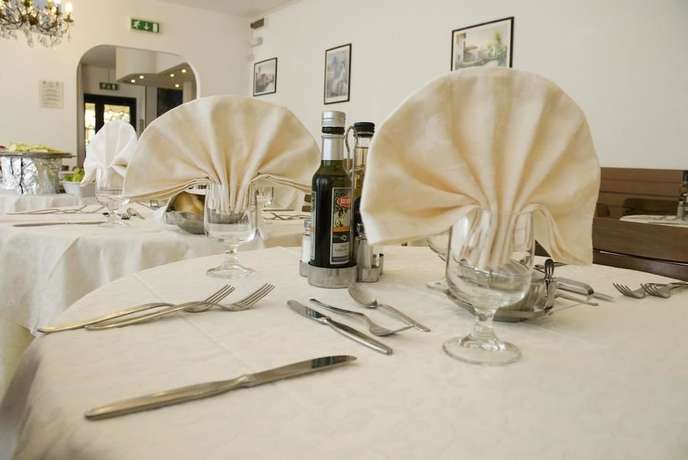Imagen del bar/restaurante del Hotel Albergo Carezza. Foto 6