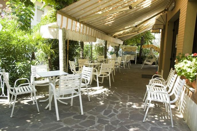 Imagen de los exteriores del Hotel Albergo Carezza. Foto 15