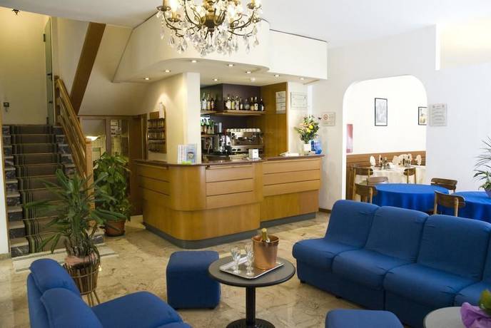 Imagen del bar/restaurante del Hotel Albergo Carezza. Foto 7