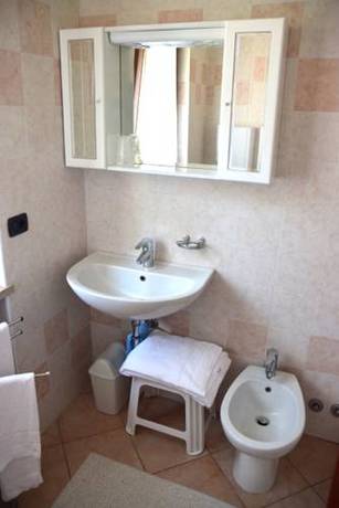 Imagen de la habitación del Hotel Albergo Casa Este. Foto 6