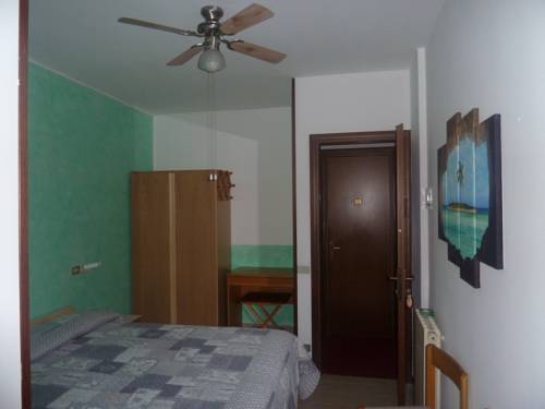 Imagen de la habitación del Hotel Albergo Casa Este. Foto 9