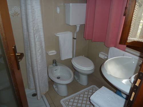 Imagen de la habitación del Hotel Albergo Casa Este. Foto 11