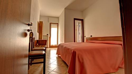 Imagen de la habitación del Hotel Albergo Casa Este. Foto 16