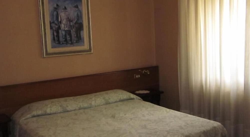 Imagen de la habitación del Hotel Albergo Casale. Foto 13