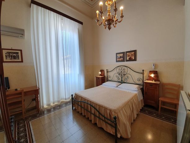 Imagen de la habitación del Hotel Albergo Cavour. Foto 3