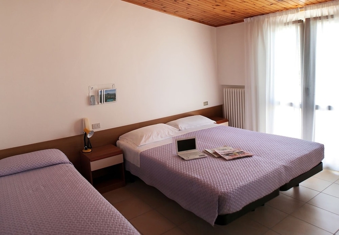 Imagen de la habitación del Hotel Albergo Centopini. Foto 4