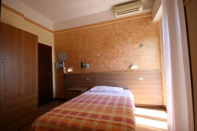 Imagen de la habitación del Hotel Albergo Centopini. Foto 6