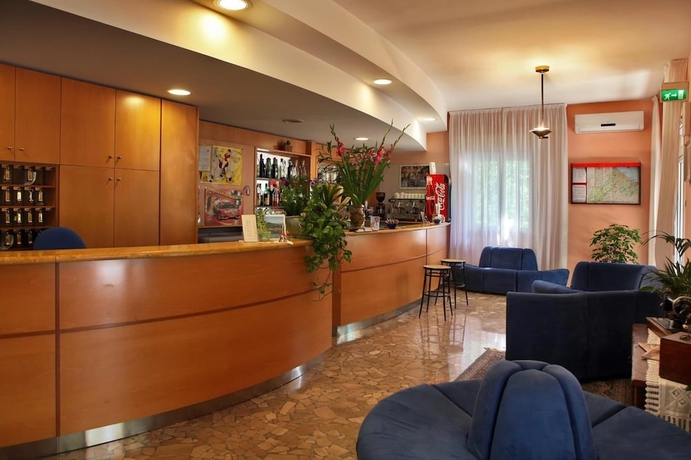 Imagen de los interiores del Hotel Albergo Centopini. Foto 16