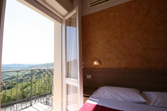 Imagen de la habitación del Hotel Albergo Centopini. Foto 14