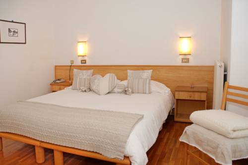 Imagen de la habitación del Hotel Albergo Centrale. Foto 2