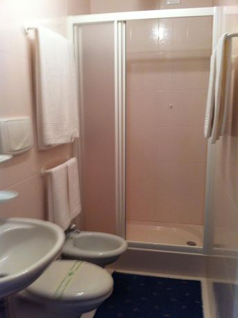 Imagen de la habitación del Hotel Albergo Centrale, Fino del Monte. Foto 12