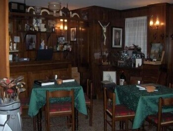 Imagen del bar/restaurante del Hotel Albergo Centrale, Fino del Monte. Foto 3