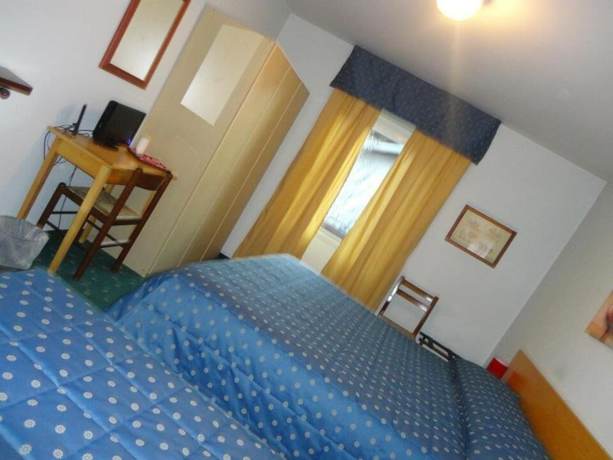 Imagen de la habitación del Hotel Albergo Centrale, Fino del Monte. Foto 13