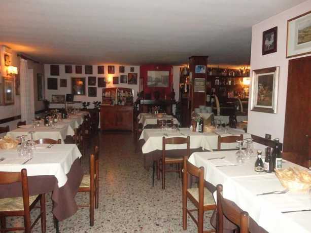 Imagen del bar/restaurante del Hotel Albergo Centrale, Fino del Monte. Foto 7