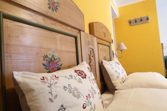 Imagen de la habitación del Hotel Albergo Centrale Forni. Foto 7