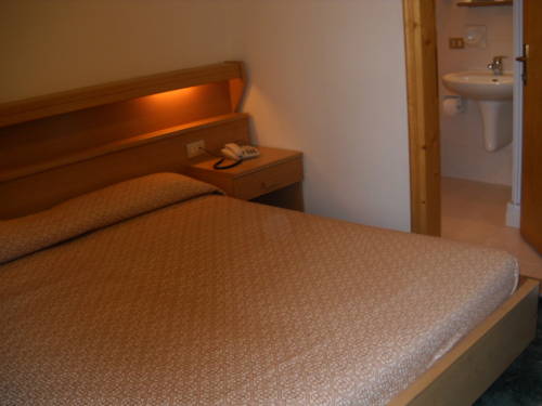 Imagen de la habitación del Hotel Albergo Chiara. Foto 3