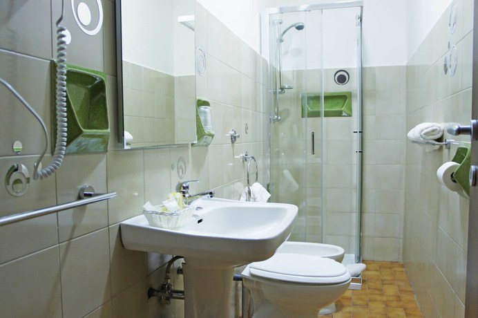 Imagen de la habitación del Hotel Albergo D\'Onofrio. Foto 12