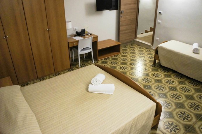 Imagen de la habitación del Hotel Albergo D\'Onofrio. Foto 18