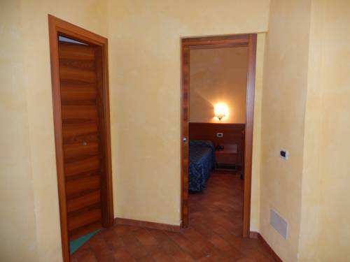 Imagen de la habitación del Hotel Albergo Dei Leoni. Foto 5