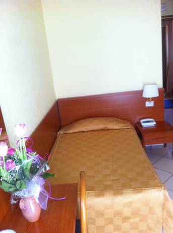 Imagen de la habitación del Hotel Albergo Dei Leoni. Foto 10