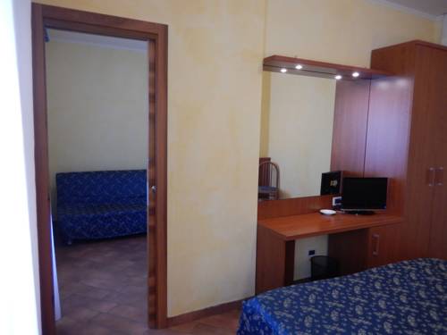 Imagen de la habitación del Hotel Albergo Dei Leoni. Foto 11