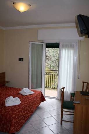 Imagen de la habitación del Hotel Albergo Del Garda. Foto 10