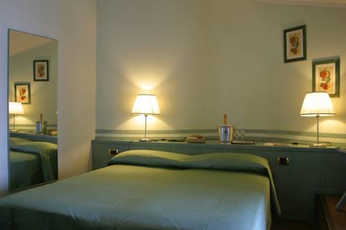 Imagen de la habitación del Hotel Albergo Della Corona. Foto 12