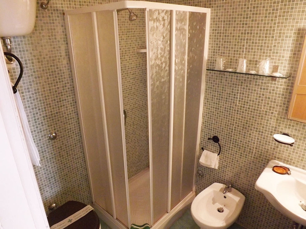 Imagen de la habitación del Hotel Albergo Della Posta, Bracciano. Foto 5