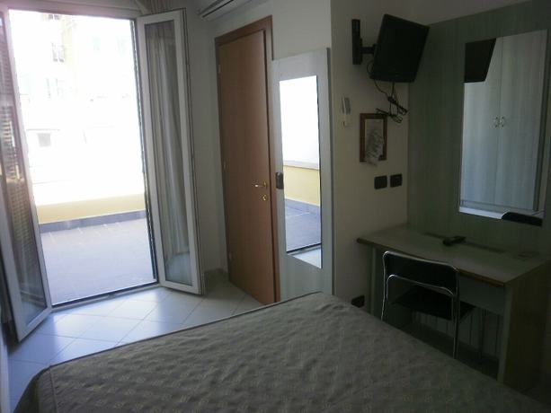 Imagen de la habitación del Hotel Albergo Della Posta, Génova. Foto 12