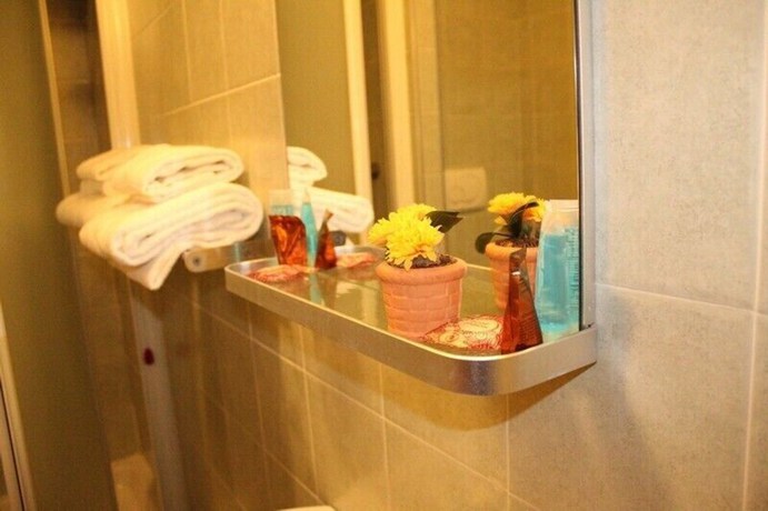 Imagen de la habitación del Hotel Albergo Della Posta, Génova. Foto 15