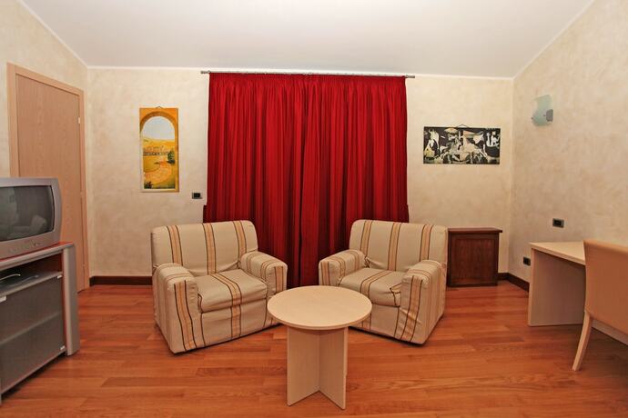 Imagen general del Hotel Albergo Della Posta, Villaggio Mancuso. Foto 12
